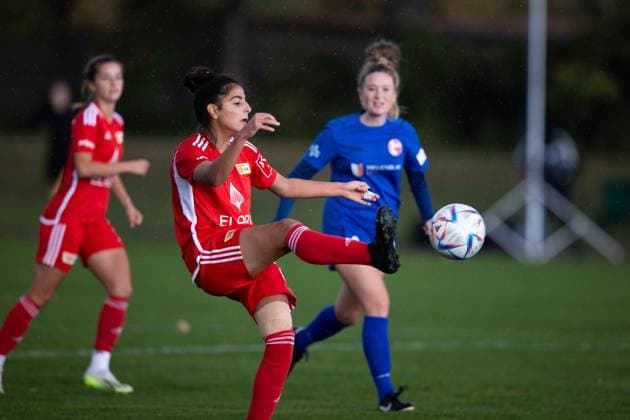 Womens Regionalliga Nordost 1 FFV Erfurt vs 1 FC Union Berlin Erfurt 15 10 2023 Sarah Abu Sabbah 16 1 FC Union Berlin Womens Regionalliga Nordost 1 FFV Erfurt vs 1 FC Union Berlin Hauptplatz Sportforum Johannesplatz Erfurt 15 10 2023 Copyright: xBEAUTIFULxSPORTS Duehringx