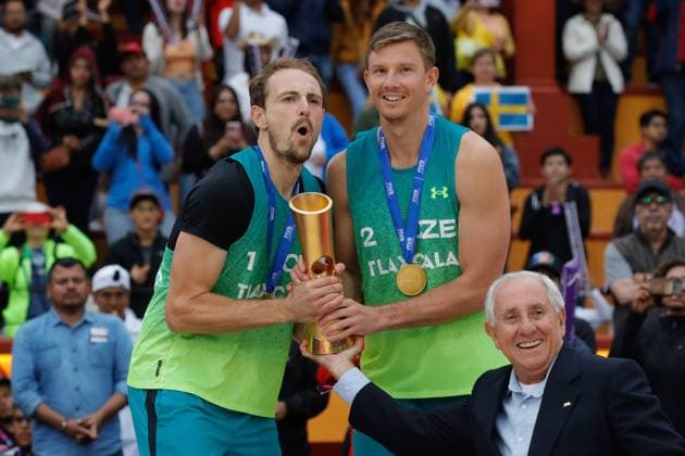 FIVB Beach volleyball, Beachvolleyball World Championships Medal Ceremony October 15, 2023, Tlaxcala, Mexico: Gold medalist Ondrej Perusic and David Schweiner of Czechia lift their winners trophy during the medal ceremony for the Men s Beach Volleyball World Championship, WM, Weltmeisterschaft Final. October 15, 2023 in Tlaxcala, Mexico.(Photo by Essene Hernandez Eyepix Group) Copyright: xEssenexHernandez xEyepixxGroupx EH_15102023_101583