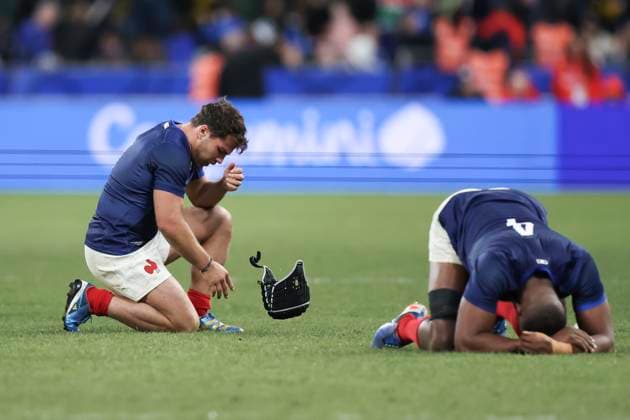 Bilder des Jahres 2023, Sport 10 Oktober Sport Themen der Woche KW41 Sport Bilder des Tages Saint Denis, France, October 15, 2023 - Rugby World Cup 2023 Quarter Final match between France and South Africa at the Stade de France - French players Antoine Dupont and Cameron Woki at the end of the game.  Copyright: xAlexisxSciardx