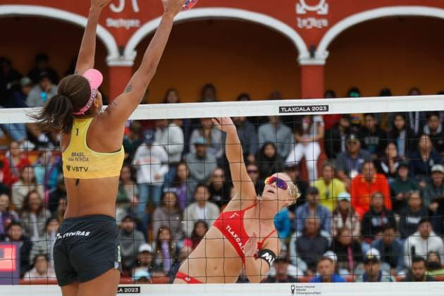 Beach volleyball, Beachvolleyball World Championship, WM, Weltmeisterschaft Women™s Final USA Vs Brazil October 15, 2023, Tlaxcala, Mexico: Ana Patricia Ramos of Brazil competes against Sara Hughes of USA during the Beach Volleyball World Championship Women s Final between USA and Brazil. on October 15, 2023 in Tlaxcala, Mexico. (Photo by Essene Hernandez Eyepix Group) Copyright: xEssenexHernandez xEyepixxGroupx EH_15102023_101685