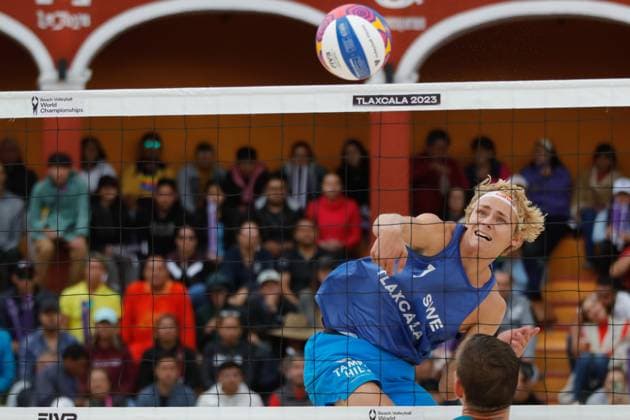 October 16, 2023, Tlaxcala, Ciudad de Mexico, Mexico: October 15, 2023, Tlaxcala, Mexico: David o¦hman of Sweden competes against Team Czechia during the Beach volleyball, Beachvolleyball World Championship, WM, Weltmeisterschaft Men s Final between Czechia and Sweden. on October 15, 2023 in Tlaxcala, Mexico. Tlaxcala Mexico - ZUMAe321 20231016_zsa_e321_039 Copyright: xEssenexHernandez xEyepixxGroupx