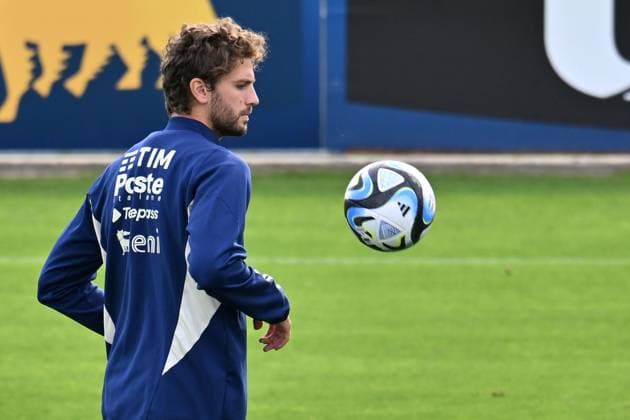 October 16, 2023, Florence, Italy: Italian player Manuel Locatelli during a training session of the Italian national soccer team at the Coverciano traning centre near Florence, Italy, 16 October 2023.ANSA CLAUDIO GIOVANNINI Ultimo allenamento a Coverciano, Spalletti carica gli azzurri  - ZUMAa110 20231016_zaf_a110_012 Copyright: xClaudioxGiovanninix