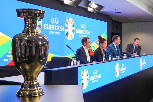 EURO 2024 Tournament Director Philipp Lahm, DFB Vice President Celia Sasic and Labor Minister Hubertus Heil 16 10 2023 EURO 2024 Partnership DFB VDV