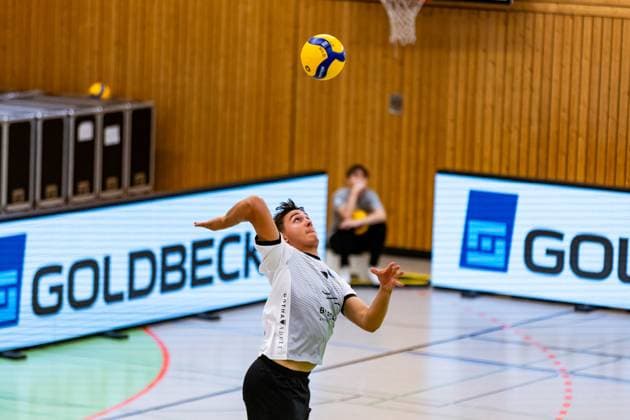 15 10 2023, GER, 2 BL Maenner Sued, Volleyball, season 2023 2024, Blue Volleys Gotha Volley YoungStars Friedrichshafen Franz Aaron Stueckrad Blue Volleys Gotha Ernestiner Halle Thüringen Germany