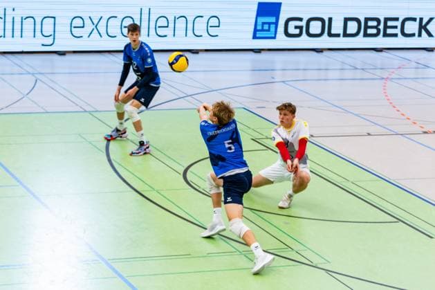 15 10 2023, GER, 2 BL Maenner Sued, Volleyball, Season 2023 2024, Blue Volleys Gotha Volley YoungStars Friedrichshafen Gudermuth, Felix Volley YoungStars Friedrichshafen Huckle, Lucas Volley YoungStars Friedrichshafen Gotha Ernestiner Halle Thuringia Germany