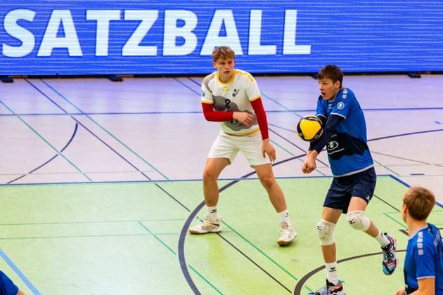 15 10 2023, GER, 2 BL Maenner Sued, Volleyball, Season 2023 2024, Blue Volleys Gotha Volley YoungStars Friedrichshafen Shapovalov, Mykyta Volley YoungStars Friedrichshafen Gotha Ernestiner Halle Thuringia Germany