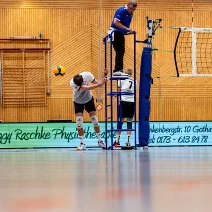 15 10 2023, GER, 2 BL Maenner Sued, Volleyball, Season 2023 2024, Blue Volleys Gotha Volley YoungStars Friedrichshafen Erik Niederluecke Blue Volleys Gotha Ernestiner Halle Thuringia Germany
