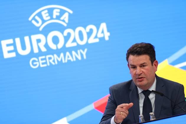 Frankfurt am Main on 16 October 2023 Deutsche Bank Park Media event of EURO 2024 GmbH v l , Hubertus Heil, Federal Minister of Labor and Social Affairs, in the background Logo EURO 2024 Copyright: JoaquimxFerreira