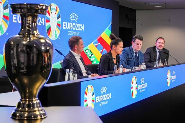 EURO 2024 Tournament Director Philipp Lahm, DFB Vice President Celia Sasic and Labor Minister Hubertus Heil 16 10 2023 EURO 2024 Partnership DFB VDV