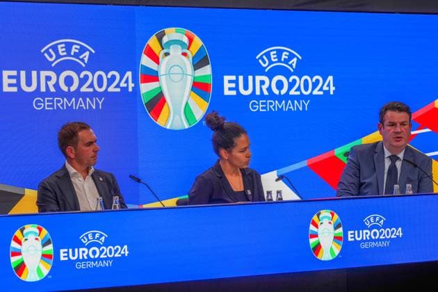 EURO 2024 Tournament Director Philipp Lahm, DFB Vice President Celia Sasic and Labor Minister Hubertus Heil 16 10 2023 EURO 2024 Partnership DFB VDV