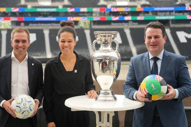 EURO 2024 Tournament Director Philipp Lahm, DFB Vice President Celia Sasic and Labor Minister Hubertus Heil 16 10 2023 EURO 2024 Partnership DFB VDV