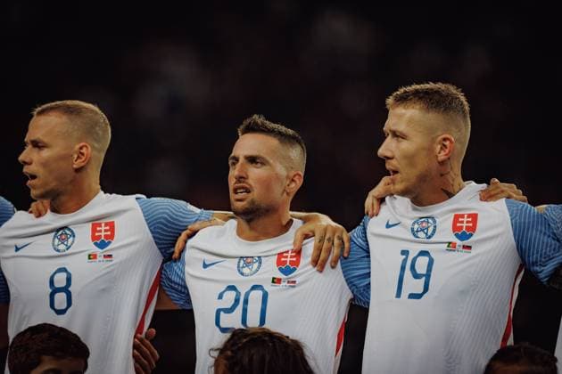Players of Slovakia sing anthem during UEFA EURO, EM, Europameisterschaft,Fussball 2024 qualifying game between national teams of Portugal and Slovakia at Estadio do Dragao, Porto. (Maciej Rogowski) Porto Estadio Do Dragao Portugal Copyright: xMaciejxRogowskix portugal-slovakia-full-13-10-2023-022