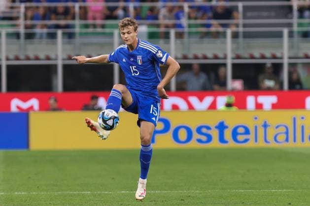 Euro 2024 Qualyfiers: Italy vs Ukraine Italy, Milan, september 12 2023: Giorgio Scalvini (Italy defender) ball control in center field in the first half during soccer game Italy vs Ukraine, European Qualifiers EURO2024 San Siro Stadium Milan Lombardy Italy Copyright: xFabrizioxAndreaxBertanix
