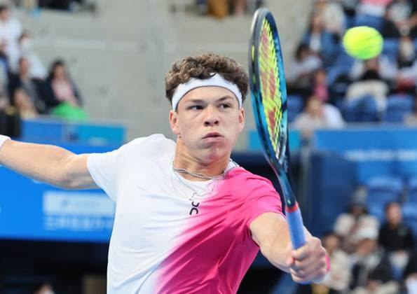 October 17, 2023, Tokyo, Japan - Ben Shelton of the United States returns the ball against Taro Daniel of Japan during the first round match of the Japan Open tennis championships at the Ariake Colosseum in Tokyo on Tuesday, October 17, 2023. (photo by Yoshio Tsunoda AFLO) Noxthirdxpartyxsales  (0308915020st)