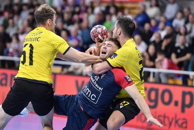Bilder des Jahres 2023, Sport 10 Oktober Sport Themen der Woche KW42 Sport Bilder des Tages 2023.10.17 Dabrowa Gornicza Pilka reczna EHF Liga Europy Sezon 2023 2024 Gornik Zabrze - AEK Athens HC N z Lukas Morkovsky Foto Norbert Barczyk PressFocus 2023.10.17 Dabrowa Gornicza Handball European League Lukas Morkovsky Credit: Norbert Barczyk PressFocus NEWSPIX.PL --- Newspix.pl  20231017NB0029