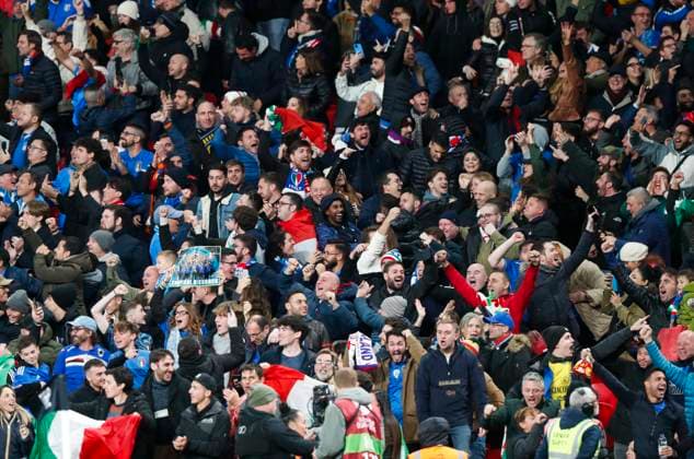England v Italy UEFA EURO, EM, Europameisterschaft,Fussball 2024 Qualifiers Italy fans celebrate after there sides first goal during the UEFA Euro 2024 Qualifiers Group C match at Wembley Stadium, London Copyright: xPaulxChestertonx FIL-19118-0034 UK Newspapers OUT
