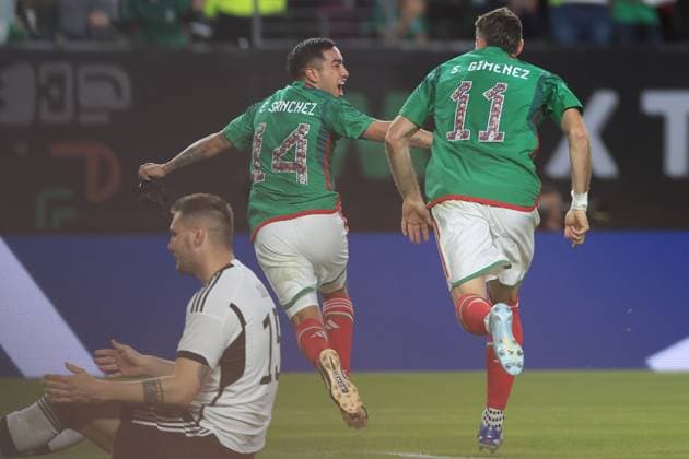 RECORD DATE NOT STATED Seleccion Mexico 2023 Mexico vs Germany Erick Sanchez celebrates his goal 2-1 with Santiago Gimenez of Mexico during the game Mexican national team, Nationalteam (Mexico) vs Germany, the friendly preparation, at Lincoln Financial Field Stadium, on October 17, 2023. <br><br> Erick Sanchez celebra su gol 2-1 con Santiago Gimenez de Mexico durante el partido Seleccion Mexicana (Mexico) vs Alemania, amistoso de preparacion en el Lincoln Financial Field Stadium, el 17 de Octubre de 2023. PHILADELPHIA PENSILVANIA UNITED STATES  Copyright: xUlisesxNaranjox 20231017204307_SMN_23_AM_MEX_GER_SANCHEZ177