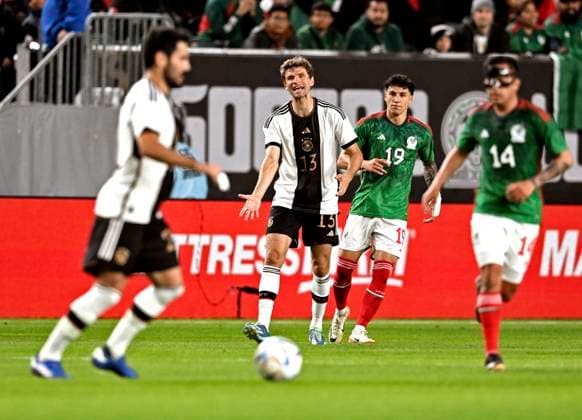18 10 2023, football national teams friendlies 2023, international match, Mexico Germany, at Lincoln Financial Field Philadelphia, PA , Thomas Muller Germany pensive...