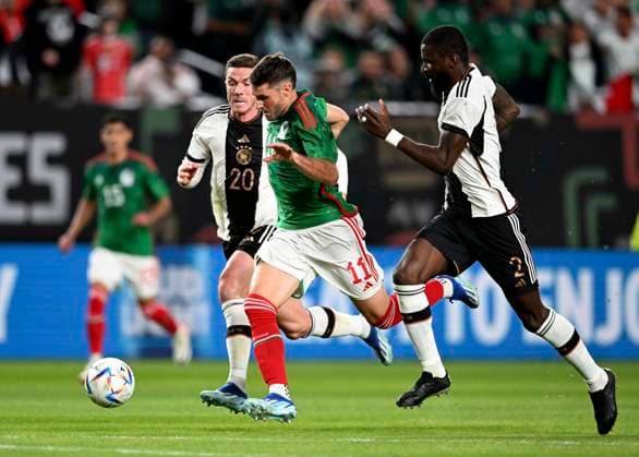 18 10 2023, Football National Teams Friendlies 2023, International Match, Mexico Germany, at Lincoln Financial Field Philadelphia, PA , v lI Robin Gosens Germany , Santiago Gimenez Mexico , Antonio Rüdiger Germany.
