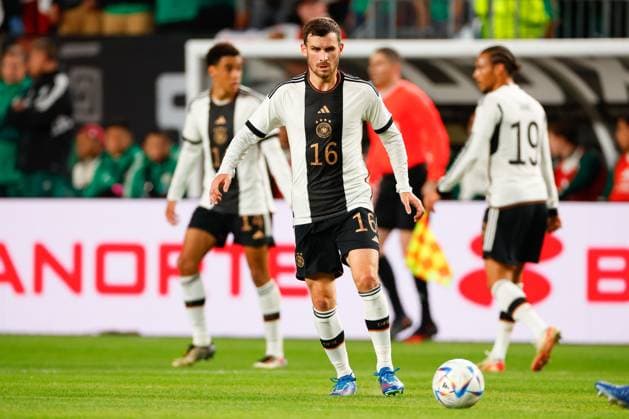 PHILADELPHIA, PA - OCTOBER 17: Pascal Gross 16 of Germany controls the ball during the International Friendly, Länderspiel, Nationalmannschaft between Germany and Mexico at Lincoln Financial Field on October 17, 2023 in Philadelphia, Pennsylvania. (Photo by Rich Graessle Icon Sportswire) SOCCER: OCT 17 Mexico vs Germany EDITORIAL USE ONLY Icon23101825582