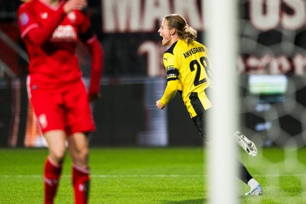 231018 Anna Anvegard of Häcken celebrates after scoring 1 1 during the UEFA Women s Champions League qualifying match between Twente and Häcken on October 18, 2023 in Enschede Photo Mathias Bergeld BILDBYRAN kod MB MB0749 fotboll football soccer fotball champions league champions league qualification twente häcken dam bbeng kval qualifier qualification jubel  Copyright: MATHIASxBERGELD BB231018MB063