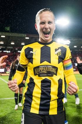 231018 Filippa Curmark of Häcken celebrates after the UEFA Women s Champions League qualifying match between Twente and Häcken on October 18, 2023 in Enschede Photo Mathias Bergeld BILDBYRAN kod MB MB0749 fotboll soccer fotball champions league champions league qualification twente häcken dam bbeng kval qualifier qualification jubel  Copyright: MATHIASxBERGELD BB231018MB083