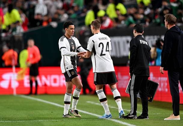 Football, men, 2023 2024 season, international match Mexico Germany 2 2 in Philadelphia, v l Jamal Musiala Germany , Kevin Behrens Germany , national coach Julian Nagelsmann Germany , 18 10 2023, Copyright: xMatthiasxKochx