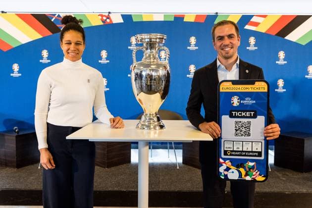 Press conference to announce the partnership between VDV and EURO 2024 GmbH 19 10 2023 Celia äaöic, ambassador of UEFA EURO 2024 and Philipp Lahm, tournament director of UEFA EURO 2024 with UEFA EURO Cup and symbol ticket Press conference to announce the partnership between VDV and EURO 2024 GmbH, Cologne, RheinEnergieStadion on 19 10 2023 Copyright: xBEAUTIFULxSPORTS Wunderlx