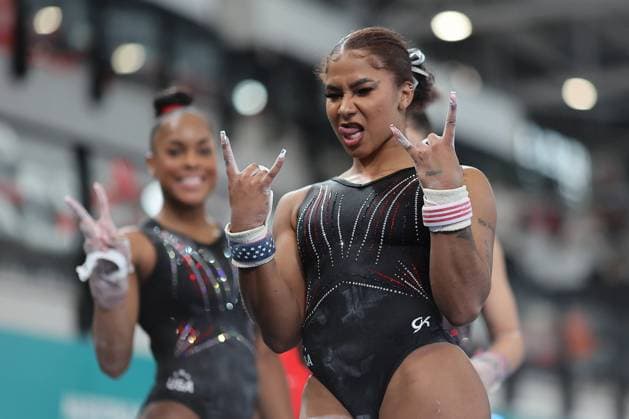 Bilder des Jahres 2023, Sport 10 Oktober Sport Themen der Woche KW42 Sport Bilder des Tages SANTIAGO, CHILE OCT 19: Jordan Chiles del equipo de Estados Unidos realiza un entrenamiento de su prueba durante los Juegos Panamericanos Santiago 2023 en el Parque Estadio Nacional el 19 de octubre en Santiago, Chile. Jordan Chiles of the United States team practices his event during the Santiago 2023 Pan American Games at Parque Estadio Nacional on October 19 in Santiago, Chile. (Foto de Heuler Andrey Santiago 2023 via Photosport) Entrenamiento del equipo de Estados Unidos de Gimnasia United States Gymnastics Team Training