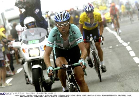 CYCLING : TOUR DE FRANCE 2003 CYCLING : TOUR DE FRANCE STAGE 15 ULLRICH Jan ARMSTRONG Lance MAILLOT JAUNE YELLOW JERSEY GELE TRUI MAYO Iban BAGNERES-DE-BIGORRE - LUZ-ARDIDEN RONDE VAN FRANKRIJK 2003 100 ANS JAAR YEAR TDF ETAPE RIT www.iso be LUZ-ARDIDEN FRANCE FRANKRIJK  Copyright: xDExWAELExTimx 81108
