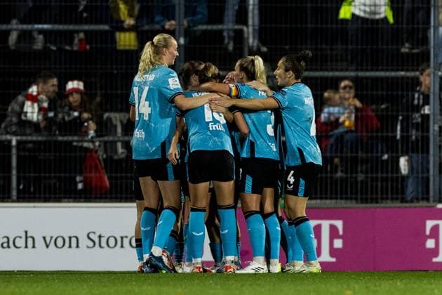 GOOGLE PIXEL Womens Bundesliga 1 FC Koeln Bayer 04 Leverkusen 20 10 2023 Cheers to 0 1 by Janou Levels Bayer 04 Leverkusen, 5 GOOGLE PIXEL Womens Bundesliga, 1 FC Koeln Bayer 04 Leverkusen, Koeln, Franz Kremer Stadium on 20 10 2023 DFB REGULATIONS PROHIBIT ANY USE OF PHOTOGRAPHS AS IMAGE SEQUENCES AND OR QUASI VIDEO Copyright: xBEAUTIFULxSPORTS Wunderlx
