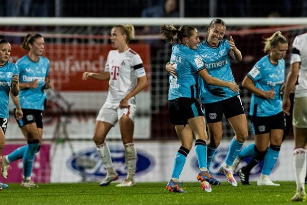 GOOGLE PIXEL Womens Bundesliga 1 FC Koeln Bayer 04 Leverkusen 20 10 2023 Cheers to 0 1 by Janou Levels Bayer 04 Leverkusen, 5 GOOGLE PIXEL Womens Bundesliga, 1 FC Koeln Bayer 04 Leverkusen, Koeln, Franz Kremer Stadium on 20 10 2023 DFB REGULATIONS PROHIBIT ANY USE OF PHOTOGRAPHS AS IMAGE SEQUENCES AND OR QUASI VIDEO Copyright: xBEAUTIFULxSPORTS Wunderlx