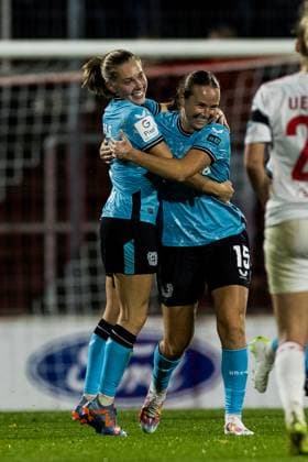 GOOGLE PIXEL Womens Bundesliga 1 FC Koeln Bayer 04 Leverkusen 20 10 2023 Cheers to 0 1 by Janou Levels Bayer 04 Leverkusen, 5 GOOGLE PIXEL Womens Bundesliga, 1 FC Koeln Bayer 04 Leverkusen, Koeln, Franz Kremer Stadium on 20 10 2023 DFB REGULATIONS PROHIBIT ANY USE OF PHOTOGRAPHS AS IMAGE SEQUENCES AND OR QUASI VIDEO Copyright: xBEAUTIFULxSPORTS Wunderlx