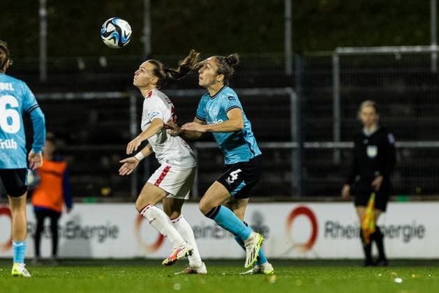 GOOGLE PIXEL Womens Bundesliga 1 FC Koeln Bayer 04 Leverkusen 20 10 2023 duel Dora Zeller 1 FC Koeln, 19 , Sylwia Matyskik Bayer 04 Leverkusen, 4 GOOGLE PIXEL Womens Bundesliga, 1 FC Koeln Bayer 04 Leverkusen, Koeln, Franz Kremer Stadium on 20 10 2023 DFB REGULATES PROHIBIT ANY USE OF PHOTOGRAPHS AS IMAGE SEQUENCES AND OR QUASI VIDEO Copyright: xBEAUTIFULxSPORTS Wunderlx