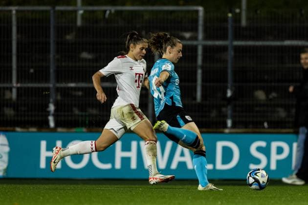 GOOGLE PIXEL Womens Bundesliga 1 FC Koeln Bayer 04 Leverkusen 20 10 2023 duel Martyna Wiankowska 1 FC Koeln, 26 , Synne Skinnes Hansen Bayer 04 Leverkusen, 10 GOOGLE PIXEL Womens Bundesliga, 1 FC Koeln Bayer 04 Leverkusen, Koeln, Franz Kremer Stadium on 20 10 2023 DFB REGULATES PROHIBIT ANY USE OF PHOTOGRAPHS AS IMAGE SEQUENCES AND OR QUASI VIDEO Copyright: xBEAUTIFULxSPORTS Wunderlx