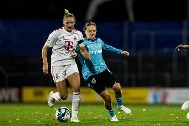 GOOGLE PIXEL Womens Bundesliga 1 FC Koeln Bayer 04 Leverkusen 20 10 2023 duel Marleen Schimmer 1 FC Koeln, 23 , Sofie Lena Zdebel Bayer 04 Leverkusen, 16 GOOGLE PIXEL Womens Bundesliga, 1 FC Koeln Bayer 04 Leverkusen, Koeln, Franz Kremer Stadium on 20 10 2023 DFB REGULATES PROHIBIT ANY USE OF PHOTOGRAPHS AS IMAGE SEQUENCES AND OR QUASI VIDEO Copyright: xBEAUTIFULxSPORTS Wunderlx