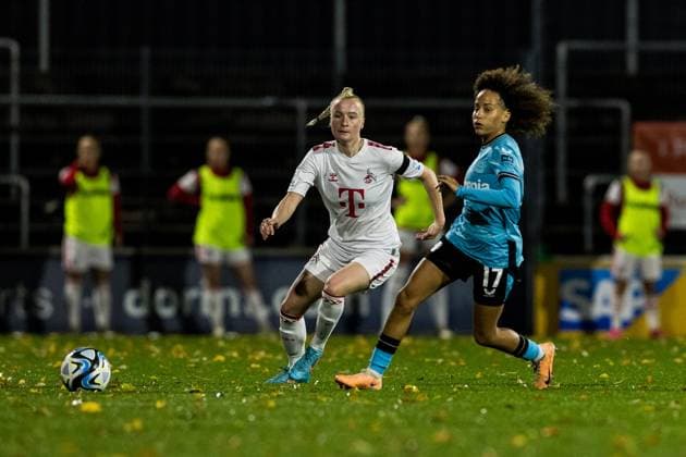 GOOGLE PIXEL Womens Bundesliga 1 FC Koeln Bayer 04 Leverkusen 20 10 2023 Anna Gerhardt 1 FC Koeln, 21 , Amira Arfaoui Bayer 04 Leverkusen, 17 GOOGLE PIXEL Womens Bundesliga, 1 FC Koeln Bayer 04 Leverkusen, Koeln, Franz Kremer Stadium on 20 10 2023 DFB REGULATIONS PROHIBIT ANY USE OF PHOTOGRAPHS AS IMAGE SEQUENCES AND OR QUASI VIDEO Copyright: xBEAUTIFULxSPORTS Wunderlx