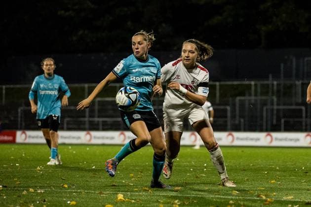 GOOGLE PIXEL Womens Bundesliga 1 FC Koeln Bayer 04 Leverkusen 20 10 2023 Janou Levels Bayer 04 Leverkusen, 5 , Lotta Cordes 1 FC Koeln, 6 GOOGLE PIXEL Womens Bundesliga, 1 FC Koeln Bayer 04 Leverkusen, Koeln, Franz Kremer Stadium on 20 10 2023 DFB REGULATIONS PROHIBIT ANY USE OF PHOTOGRAPHS AS IMAGE SEQUENCES AND OR QUASI VIDEO Copyright: xBEAUTIFULxSPORTS Wunderlx