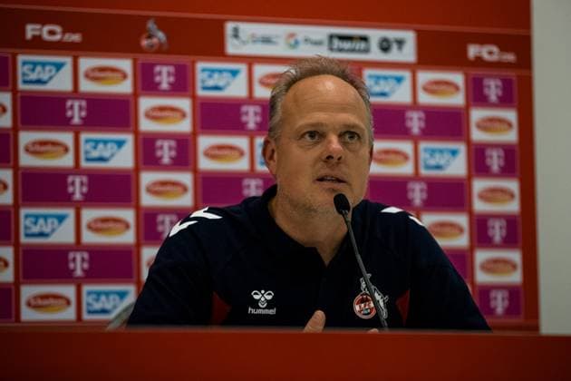 GOOGLE PIXEL Womens Bundesliga 1 FC Koeln Bayer 04 Leverkusen 20 10 2023 Daniel Weber coach 1 FC Koeln in the press conference GOOGLE PIXEL Womens Bundesliga, 1 FC Koeln Bayer 04 Leverkusen, Koeln, Franz Kremer Stadium on 20 10 2023 DFB REGULATES PROHIBIT ANY USE OF PHOTOGRAPHS AS IMAGE SEQUENCES AND OR QUASI VIDEO Copyright: xBEAUTIFULxSPORTS Wunderlx