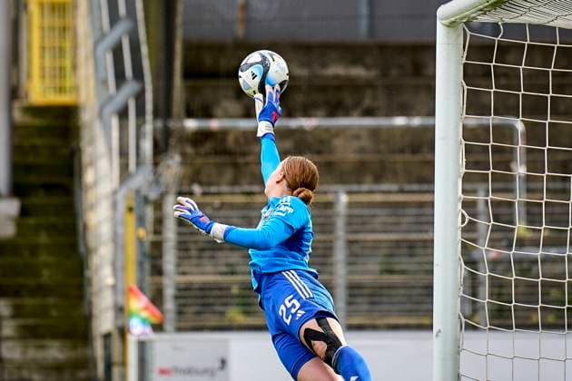 Kristin Krammer 25, 1 FC Nuremberg FCN cropped single cropped 21 10 2023 soccer season 2023 2024 1 women soccer Bundesliga 05 matchday SC Freiburg 1 FC Nuremberg FCN club sports photo zinc PeKo xpexkox _scf_fcn_damen_peko