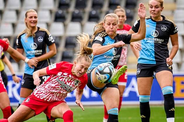 Janina Minge 9 , SC Freiburg and Jessica May 6, 1 FC Nuremberg FCN 21 10 2023 football season 2023 2024 1 womens football Bundesliga 05 matchday SC Freiburg 1 FC Nuremberg FCN club sports photo zinc PeKo xpexkox _scf_fcn_damen_peko