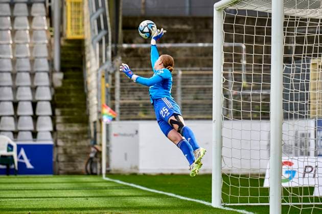 Kristin Krammer 25, 1 FC Nuremberg FCN cropped single cropped 21 10 2023 soccer season 2023 2024 1 women soccer Bundesliga 05 matchday SC Freiburg 1 FC Nuremberg FCN club sports photo zinc PeKo xpexkox _scf_fcn_damen_peko