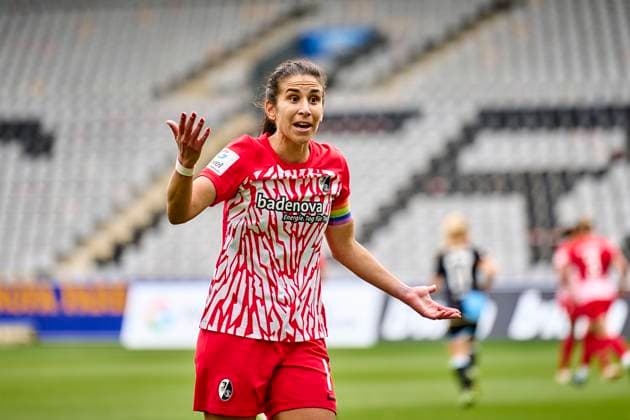 21 10 2023 Football Season 2023 2024 1 Women Football Bundesliga 05 Matchday SC Freiburg 1 FC Nürnberg FCN Club Sports Photo Zinc PeKo xpexkox Hasret Kayikci 11 , SC Freiburg Gesture Gestures With Arm Arms Emotion _scf_fcn_damen_peko