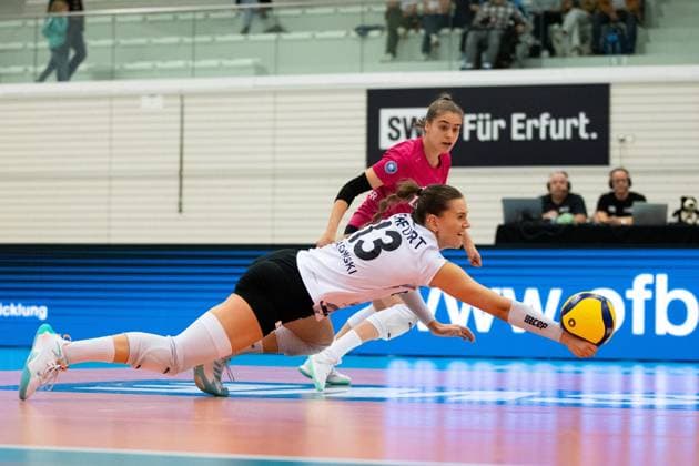 2 Bundesliga Women Pro Schwarz Weiss Erfurt vs Binder Blaubaeren TSV Flacht Erfurt 21 10 2023 Lara Alyssa Darowski 13 Schwarz Weiss Erfurt 2 Bundesliga Women Pro Schwarz Weiss Erfurt vs Binder Blaubaeren TSV Flacht Riethsporthalle Erfurt 21 10 2023 Copyright: xBEAUTIFULxSPORTS Duehringx