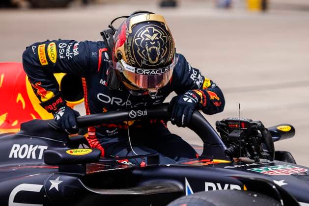 VERSTAPPEN Max (ned), Red Bull Racing RB19, portrait during the 2023 Formula 1 Lenovo United States Grand Prix, 18th round of the 2023 Formula One World Championship, WM, Weltmeisterschaft from October 20 to 22, 2023 on the Circuit of The Americas, in Austin, USA - F1 - US GRAND PRIX 2023 DPPI Panoramic  00123040__R5_1057