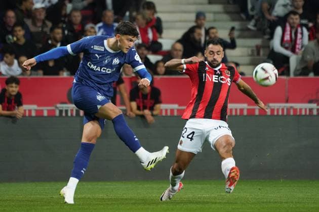 Leonardo Balerdi (Olympique de Marseille) - GaÃ«tan Laborde (OGC Nice) FOOTBALL : OGC Nice vs Olympique de Marseille - Ligue 1 Uber Eats - Nice - 21 10 2023 NorbertScanella Panoramic 