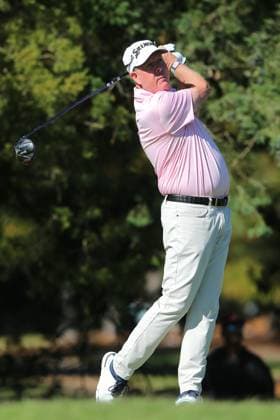 RICHMOND, VA - OCTOBER 21: Glen Day drives the ball from the 3rd tee during the second round of the Dominion Energy Charity Classic on October 21, 2023, at The Country Club of Virginia played on the James River Course in Richmond, VA. (Photo by Lee Coleman Icon Sportswire) GOLF: OCT 21 PGA, Golf Herren Tour Champions Dominion Energy Charity Classic EDITORIAL USE ONLY Icon1552310210052