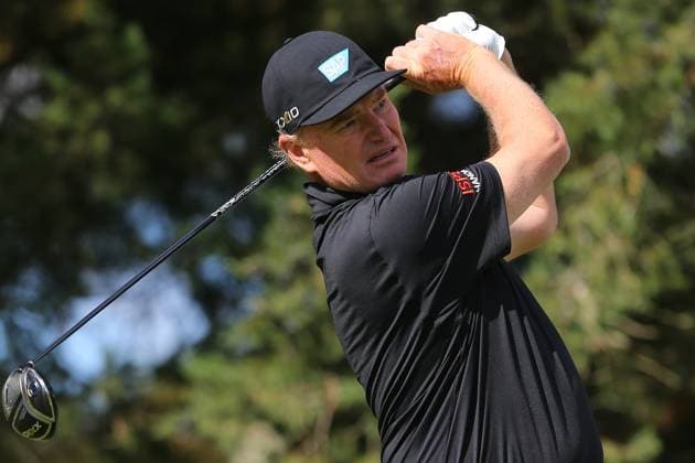 RICHMOND, VA - OCTOBER 21: Ernie Els drives the ball from the 3rd tee during the second round of the Dominion Energy Charity Classic on October 21, 2023, at The Country Club of Virginia played on the James River Course in Richmond, VA. (Photo by Lee Coleman Icon Sportswire) GOLF: OCT 21 PGA, Golf Herren Tour Champions Dominion Energy Charity Classic EDITORIAL USE ONLY Icon1552310210182