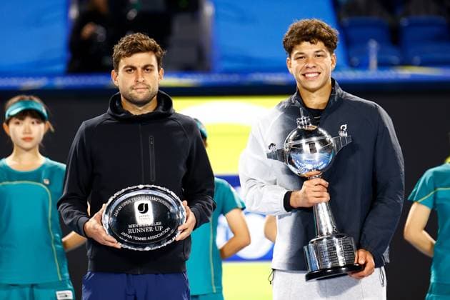 October 22, 2023, Tokyo, Japan: (R to L) Ben SHELTON (winner) and Aslan KARATSEV (runner-up) pose for the cameras during the award ceremony of the Kinoshita Group Japan Open Tennis Championships 2023 at the Ariake Coliseum. This is the longest-running ATP, Tennis Herren Tour tournament in Asia, first held in 1972. The tournament runs from October 16 to 22. Shelton won 7-5, 6-1. Tokyo Japan - ZUMAm191 20231022_aap_m191_035 Copyright: xRodrigoxReyesxMarinx