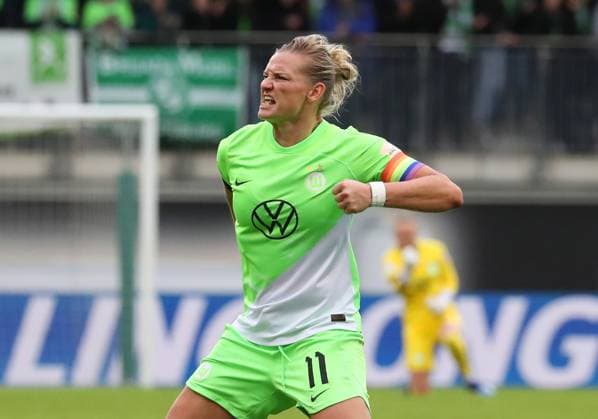 Sport Themen der Woche KW42 Sport Bilder des Tages VfL vs. Hoffenheim, BL Frauen Wolfsburg, 22.10.2023, FUßBALL - VfL Wolfsburg vs. TSG 1899 Hoffenheim, Google Pixel Frauen-Bundesliga, Saison 2023 24. Alexandra Popp (VfL Wolfsburg) jubelt mit nach ihrem Tor zum 2:2 Wolfsburg *** VfL vs Hoffenheim, BL women Wolfsburg, 22 10 2023, FOOTBALL VfL Wolfsburg vs TSG 1899 Hoffenheim, Google Pixel women Bundesliga, season 2023 24 Alexandra Popp VfL Wolfsburg cheers with after her goal to 2 2 Wolfsburg